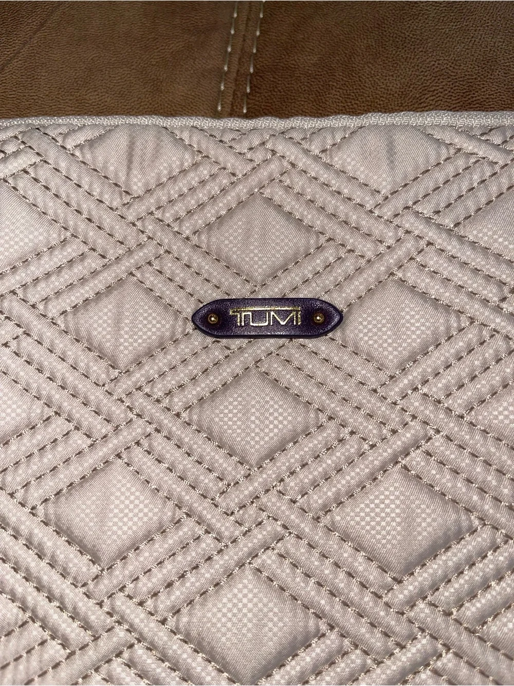 TUMI LAPTOP COMPUTER NOTEBOOK CASE TRAVEL CHAMPAGNE 13” QUILTED SLEEVE
